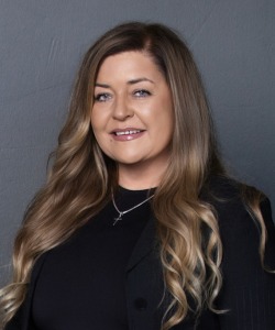 Dani Cheek, Loan Processor